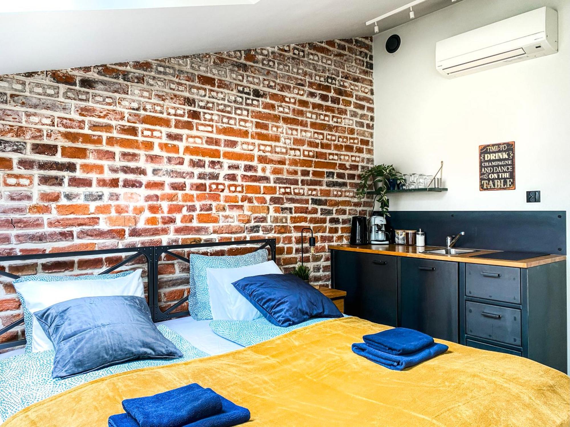 Cozy Apartment With Ac For Couples - Old Town Красков Екстериор снимка